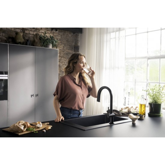 Смеситель для кухни Hansgrohe Aqittura M91 FilterSystem 210 1jet с вусным изливом, черный матовый (76803670)